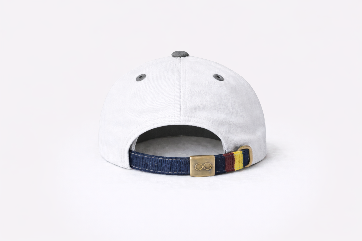 Uooll Atlas / Contrast 6-Panel Ball Cap_Bright White・スティールグレー